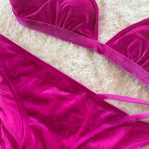 Velvet Express Bikini Set Fuchsia Pink Top Small Bottom Medium WORN ONCE - Picture 2 of 11